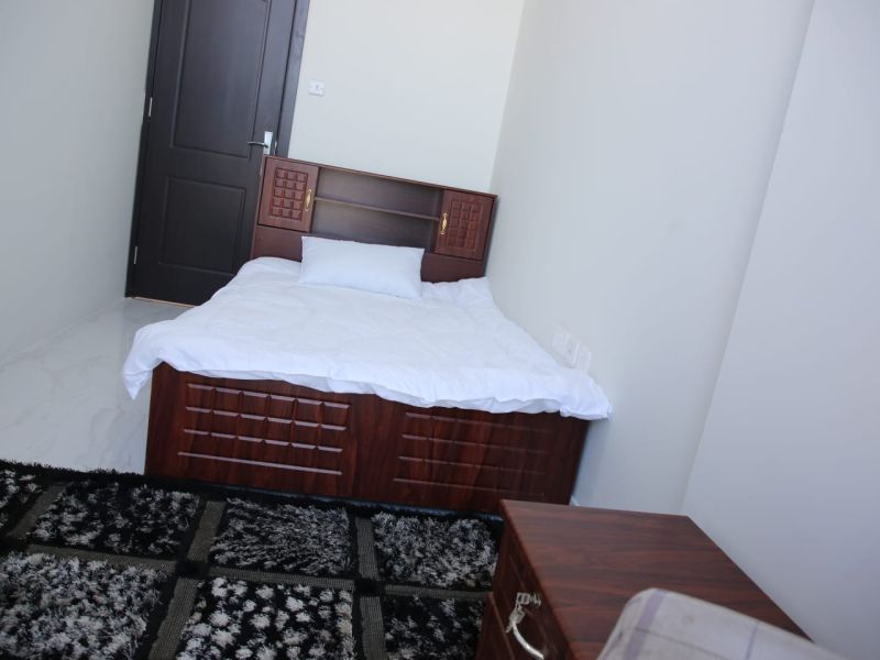 Partition Room With Window Available For Males Or Females In Deira AED 1800 Per Month